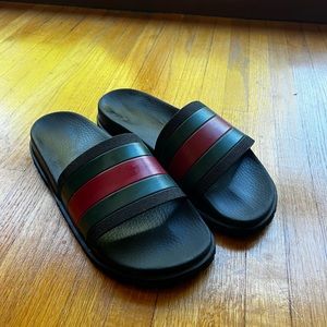 Men’s Gucci slide Sandals. Size 8